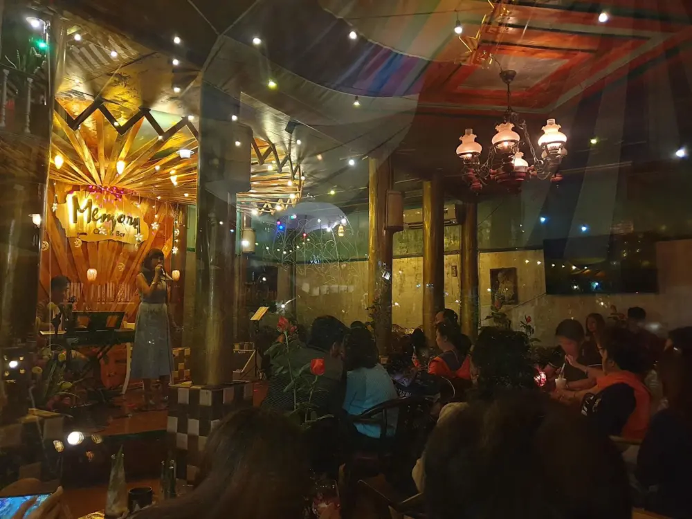 5 quan cafe acoustic ve dem o da lat chill giua suong nghe nhac trong rung 1