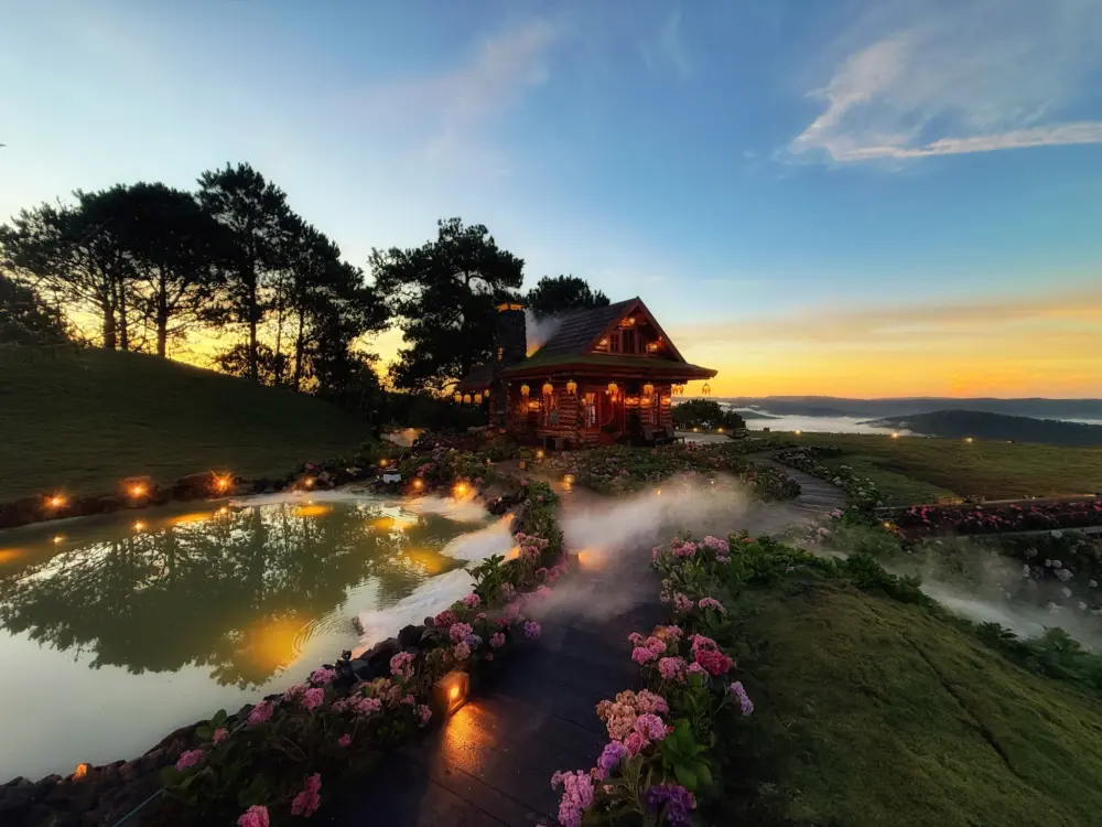 mien du muc check in ngoi nha go san may dang gay sot o da lat 2
