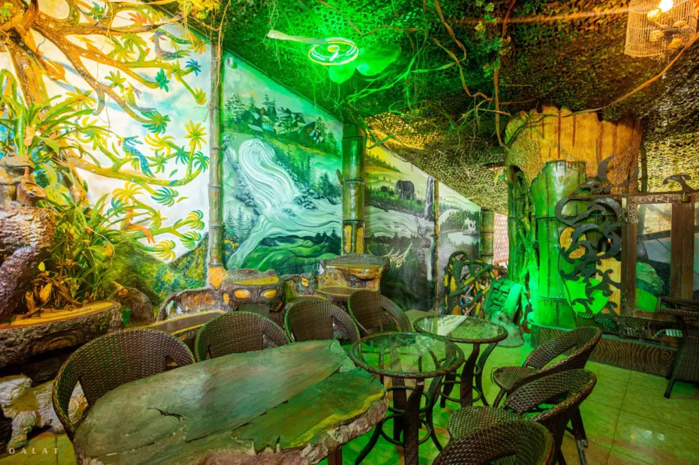 Café Đường Lên Trăng – Mê cung nghệ thuật giữa trung tâm Đà Lạt 2 cafe duong len trang me cung nghe thuat giua trung tam da lat 1