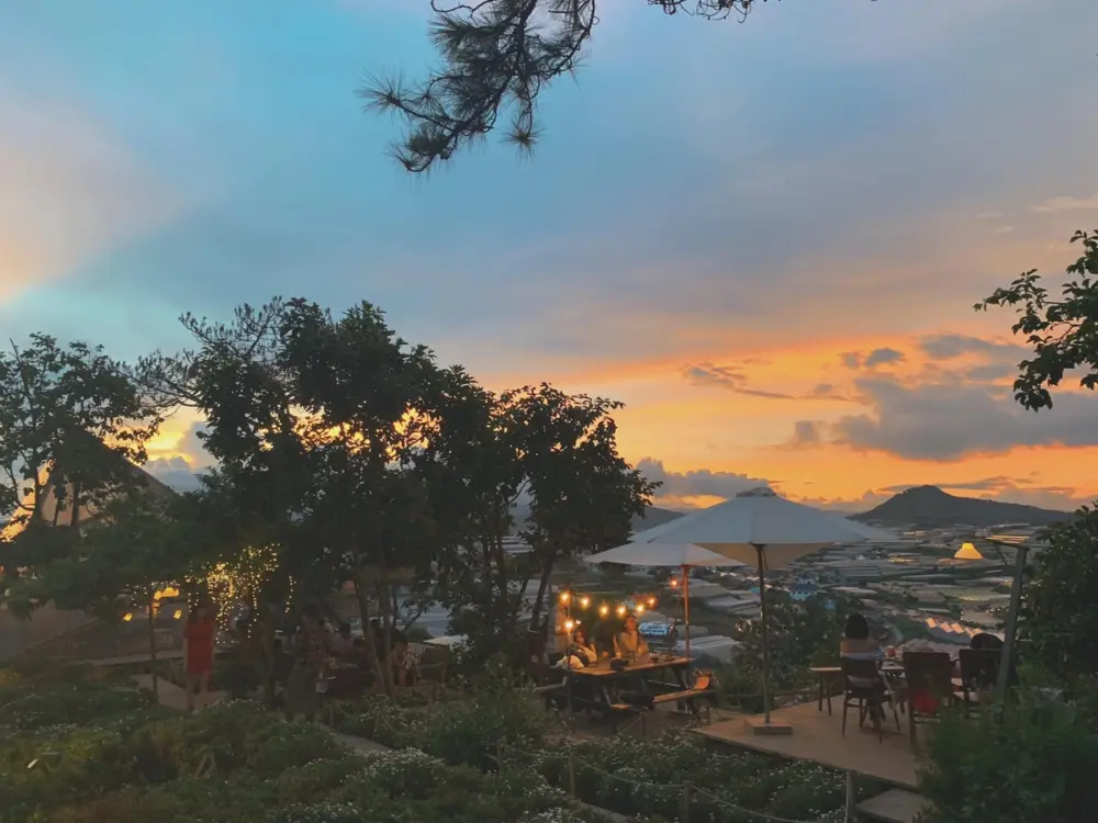 Những quán cà phê ngắm hoàng hôn cực chill ở Đà Lạt