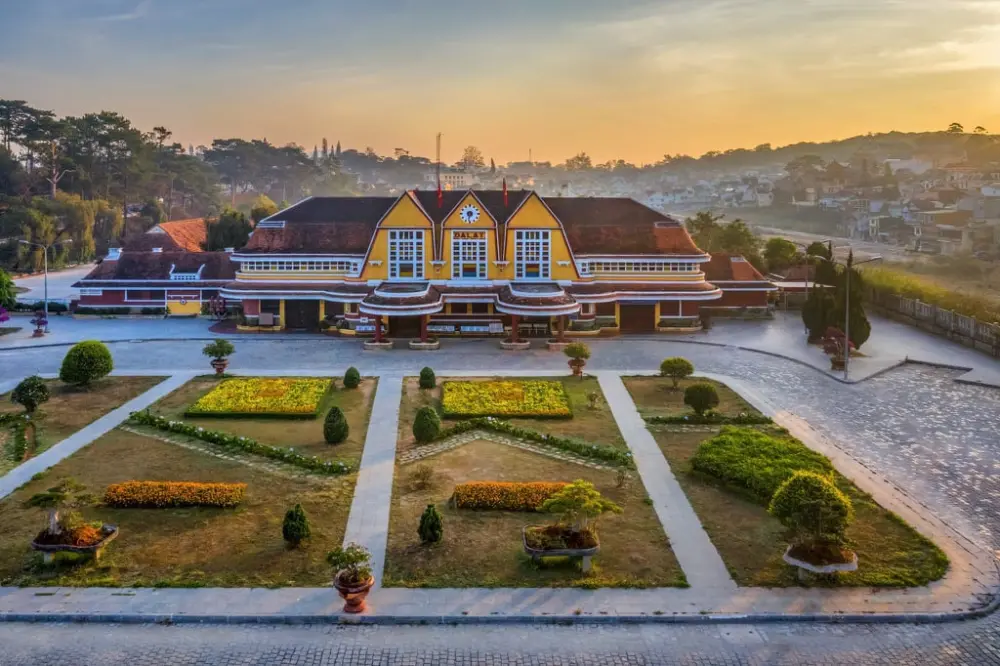 Khám phá kiến trúc Pháp cổ giữa lòng Đà Lạt 6 kham pha kien truc phap co giua long da lat 2