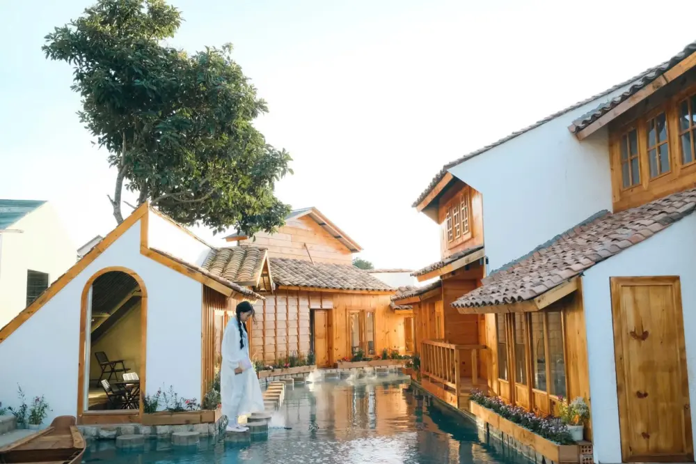 floating town coffee da lat hoi tho thuy tran giua doi nui ta nung 1