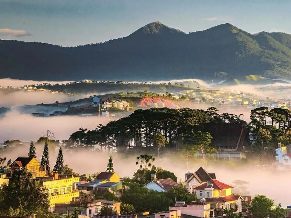 Đà Lạt sau Tết có còn lạnh không? Kinh nghiệm chuẩn bị đồ chi tiết