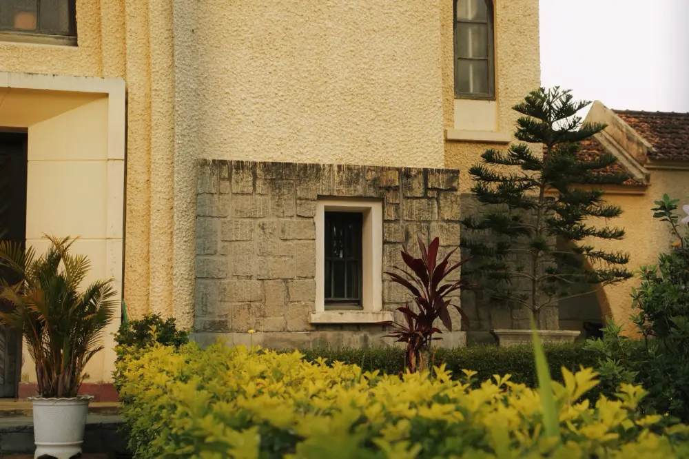 tu vien duc ba lam vien chon binh yen mang hoi tho chau au giua da lat 14