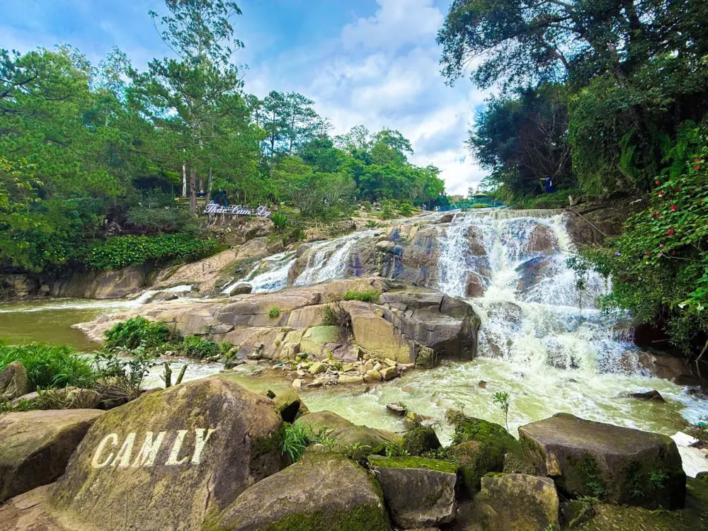 Top thác nước đẹp gần trung tâm Đà Lạt đáng đi nhất 10 top thac nuoc dep gan trung tam da lat dang di nhat 5