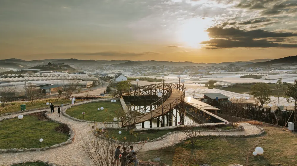 langbiang land da lat to hop vui choi giua nui rung tay nguyen 5