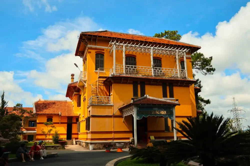 cung nam phuong hoang hau da lat 2